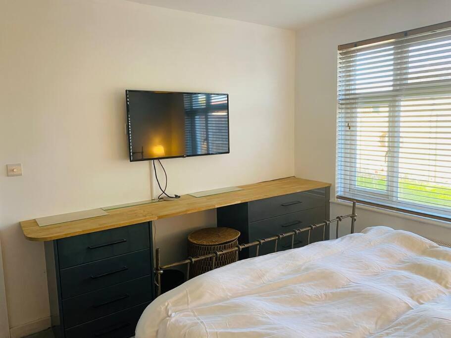 Love Lancing By The Sea With Optional Large Hot Tub Sleeps Up To 8 & Free Parking Villa Esterno foto