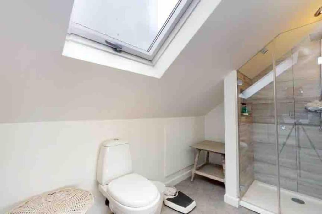 Love Lancing By The Sea With Optional Large Hot Tub Sleeps Up To 8 & Free Parking Villa Esterno foto